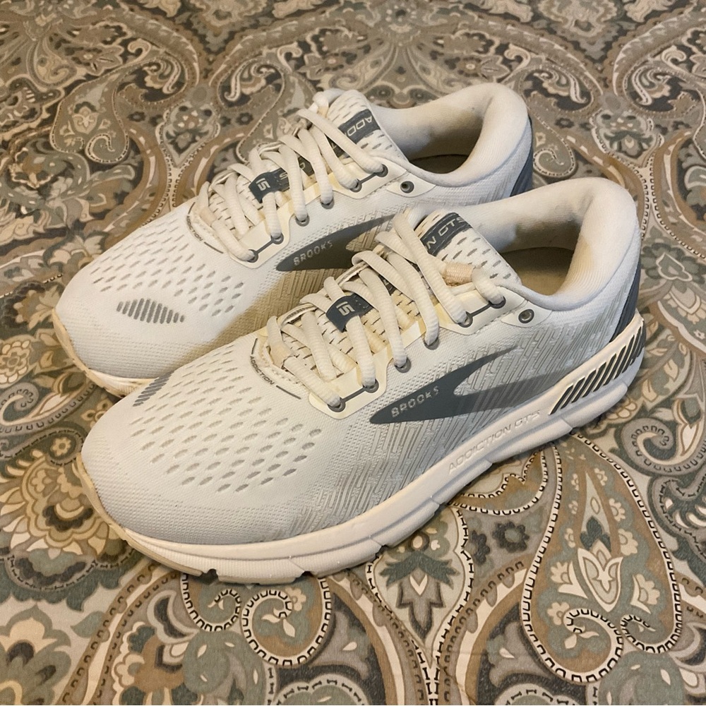 Mint Brooks Addiction GTS 15 Running Shoes Women’s Sz 8 Medium Worn 1x